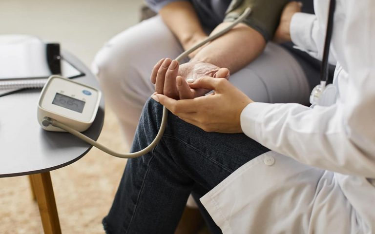 trabalhador-com-presso-alta-pode-pedir-o-auxlio-doena