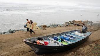 Oito morrem e sete esto desaparecidos aps naufrgio em San Diego, nos EUA oito-morrem-e-sete-esto-desaparecidos-aps-naufrgio-em-san-diego,-nos-eua