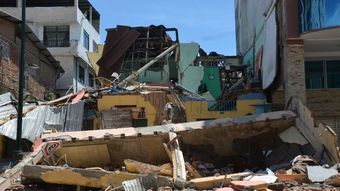 Terremoto deixa 4 mortos no Equador e atinge tambm Peru terremoto-deixa-4-mortos-no-equador-e-atinge-tambm-peru