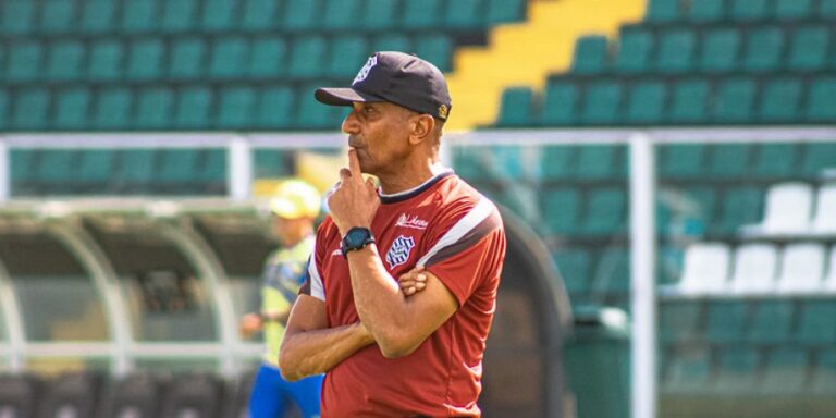 Meia volta a ser relacionado e vira a grande notcia para o Figueirense meia-volta-a-ser-relacionado-e-vira-a-grande-notcia-para-o-figueirense