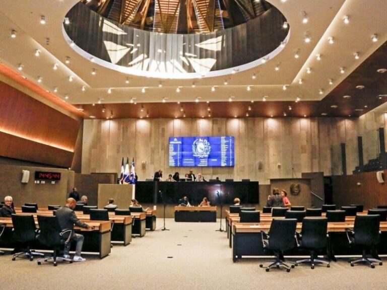 PE: projeto quer estabelecer R$ 200 mil como cach mximo para artistas contratados pelo governo pe:-projeto-quer-estabelecer-r$-200-mil-como-cach-mximo-para-artistas-contratados-pelo-governo
