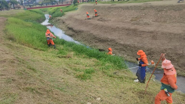 Parque Jefferson Pres recebe servio de limpeza da prefeitura parque-jefferson-pres-recebe-servio-de-limpeza-da-prefeitura