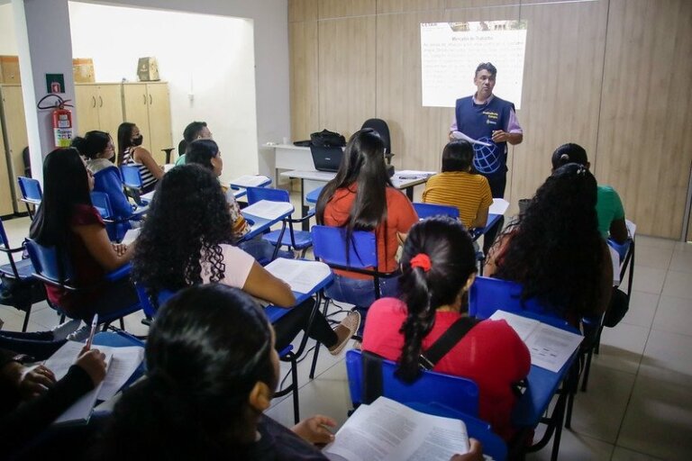 Prefeitura de Manaus oferta 64 vagas gratuitas para curso de Treinamento Básico Operacional