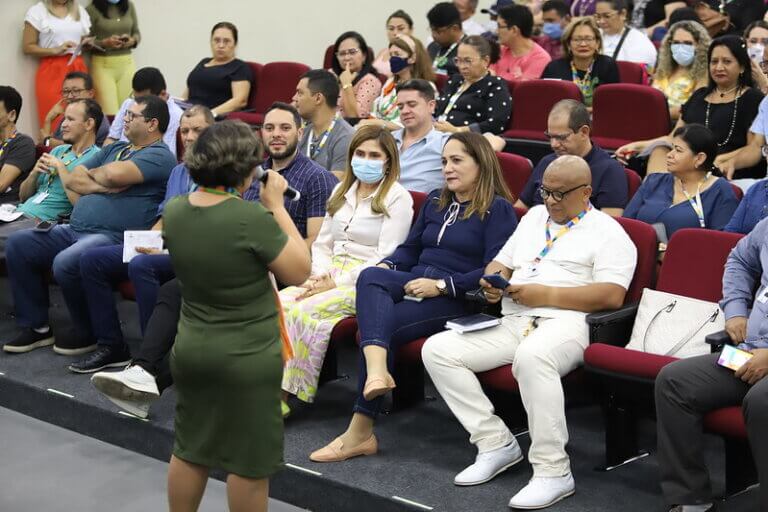 Prefeitura de Manaus aplica 2° simulado Pró-Saeb com estudantes das turmas de 5° e 9° anos da Semed