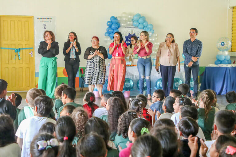 Prefeitura de Manaus entrega mais uma Sala de Recurso para alunos com deficiência em escola municipal