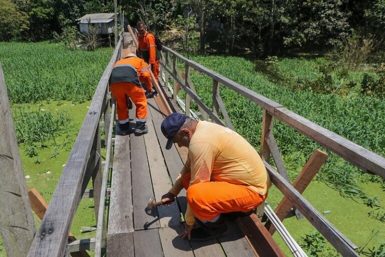 Prefeitura revitaliza ponte de 120 metros de extensão no Mauazinho