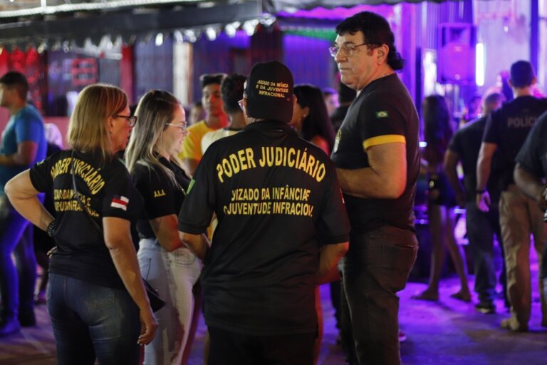 Bares são fechados durante fiscalização da CIF na Zona Leste de Manaus