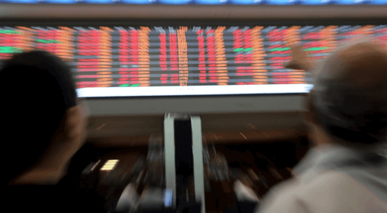 Ibovespa tem queda, e dólar à vista fica em R$ 5,07, em estabilidade