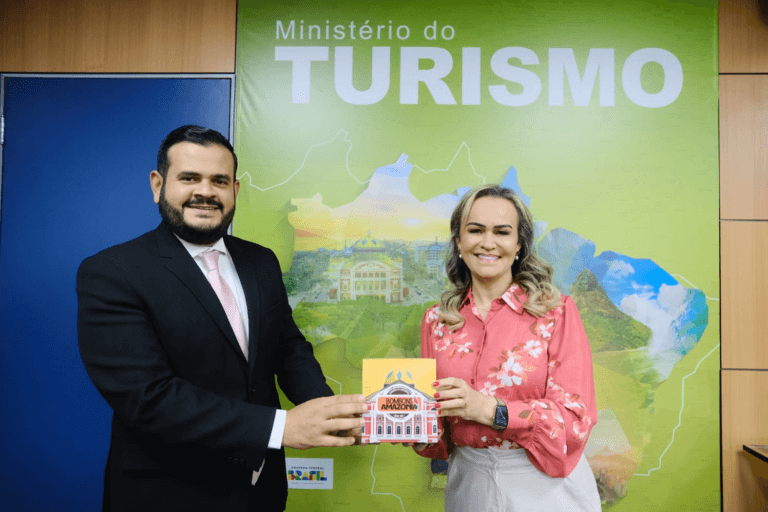 Prefeitura de Manaus busca apoio para cultura e turismo em Brasília