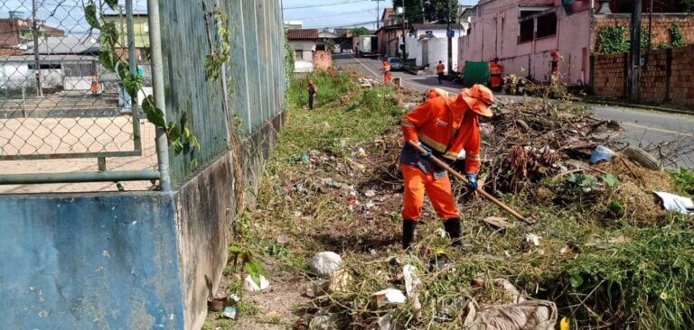 Prefeitura de Manaus leva grande ação de limpeza ao Santa Etelvina