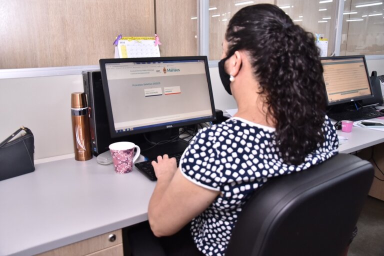 Bolsa Idiomas encerra inscrições nesta terça, em Manaus