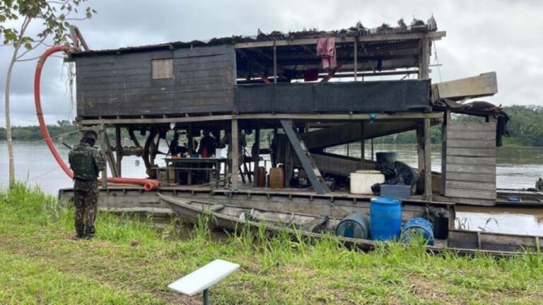 Forças Armadas desativam draga utilizadas no garimpo ilegal no AM