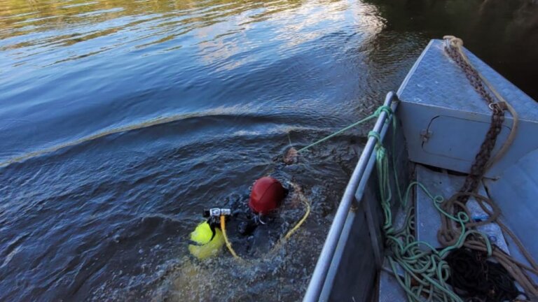 Mergulhadores acham corpo de turista do ES que sumiu durante a pesca esportiva no AM