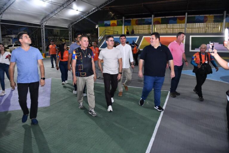 Prefeito realiza última vistoria antes da reinauguração da praça do Dom Pedro