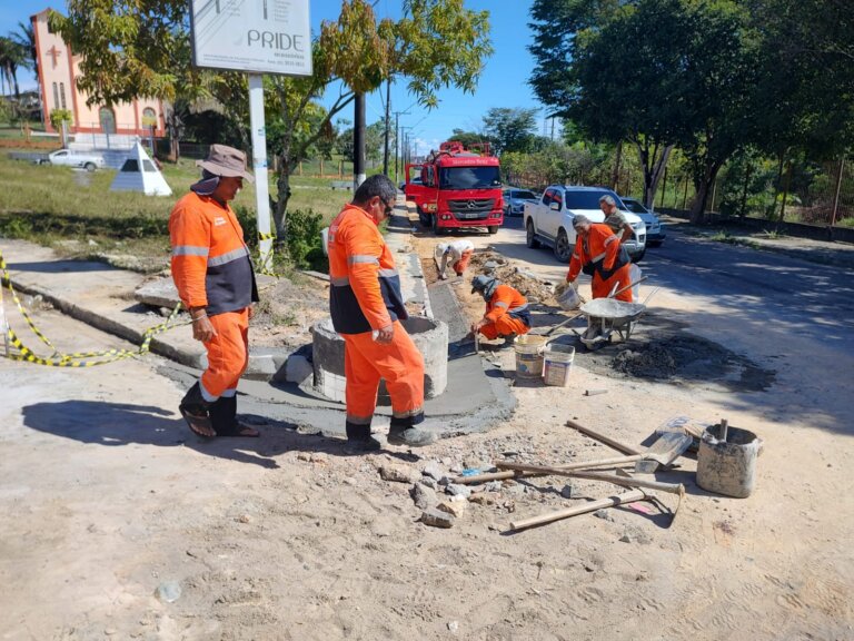 Prefeitura de Manaus implanta meio-fio e sarjeta nas ruas do Japiim