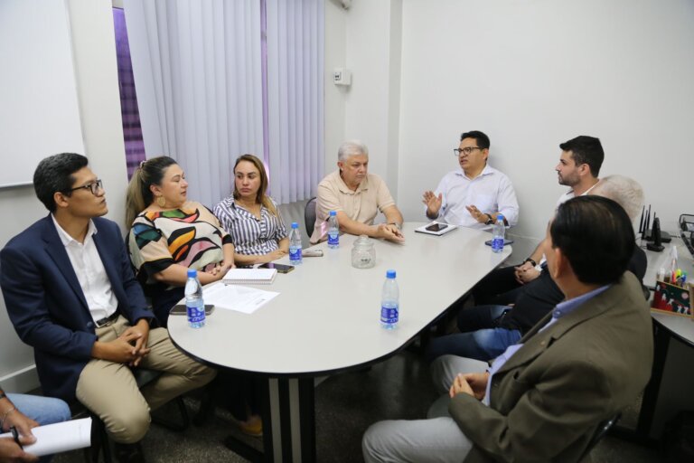 Prefeitura e Suhab tratam de licenciamento do Nova República, conjunto entregue há mais de 30 anos