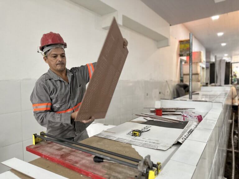 Prefeitura de Manaus avança nas obras da feira do Alvorada