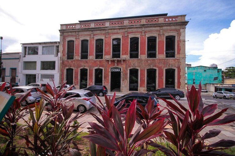 A Prefeitura de Manaus oferece 150 vagas gratuitas para treinamento sobre design gráfico no Canva