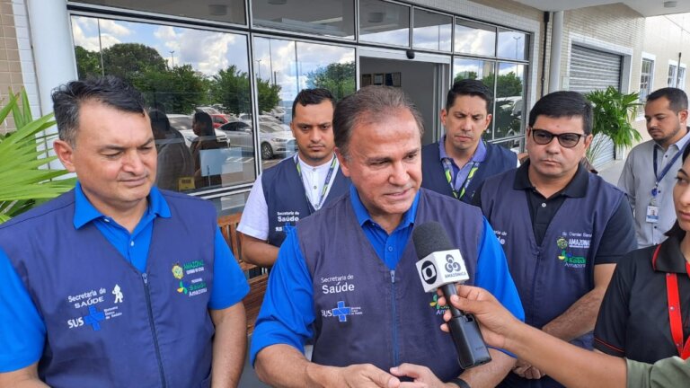 Após fila no Delphina, a secretária diz que estratégia para reduzir faltas agendou consultas para o mesmo dia em Manaus