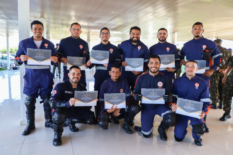 Condutores de motocicleta da prefeitura concluem a formação e começam a atuar no Samu Manaus