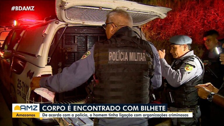 Corpo de homem com marcas de tiros e bilhete é encontrado em ramal na Zona Leste de Manaus