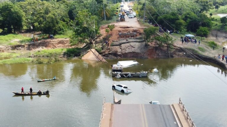 Demora para retirar escombros atrasa obras de novas pontes que caíram na BR-319, no AM | amazonas