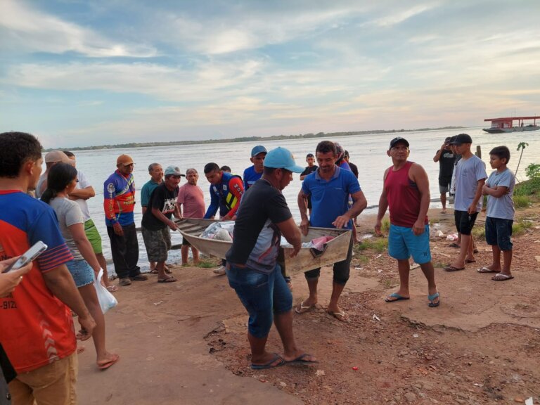 Homem morre após ser atingido por tiro de espigarda e cair em rio no interior do Amazonas