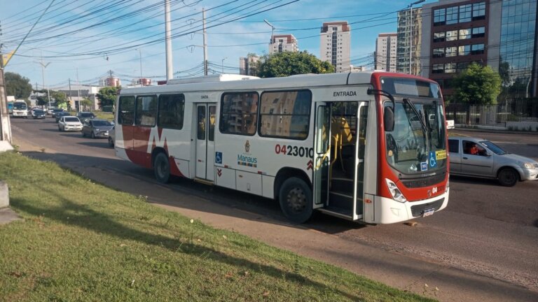 Policial Militar é baleado durante assalto a ônibus em Manaus |  amazonas