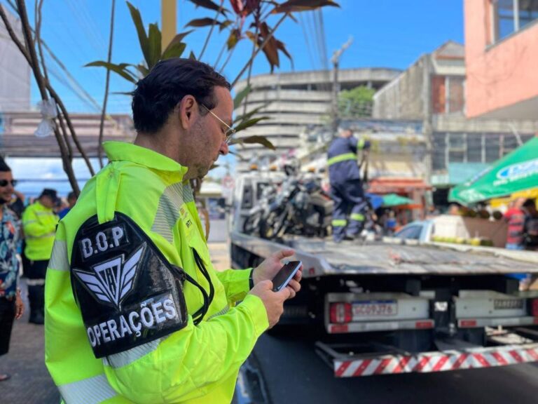 Prefeitura realiza operação para ordenar estacionamento no centro da cidade