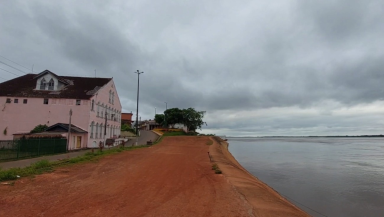 Rio Amazonas começa a descer em Itacoatiara, no interior do estado