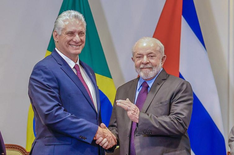 Paris, França, 22.06.2023 – Em Paris, o Presidente Lula se encontra com o Presidente da República de Cuba, Senhor Miguel Díaz-Canel Bermúdez.  Foto: Ricardo Stuckert/PR