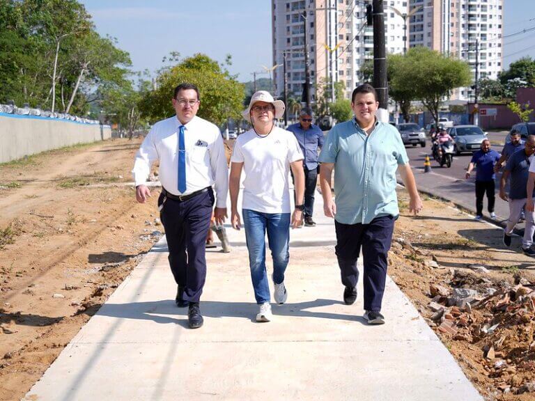 Prefeito Destaca Avanço das Obras da Ciclovia na Ponta Negra e Anuncia Entrega para Setembro