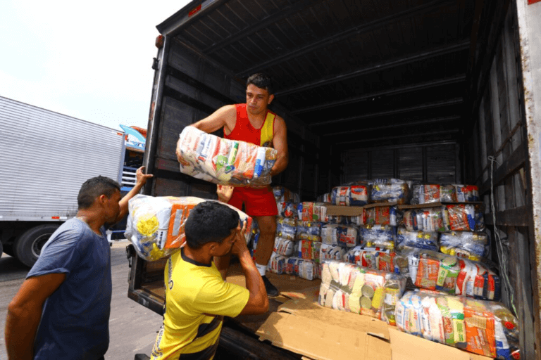 Governo do Amazonas Inicia Distribuição de 1.340 Cestas Básicas em Reservas de Desenvolvimento Sustentável