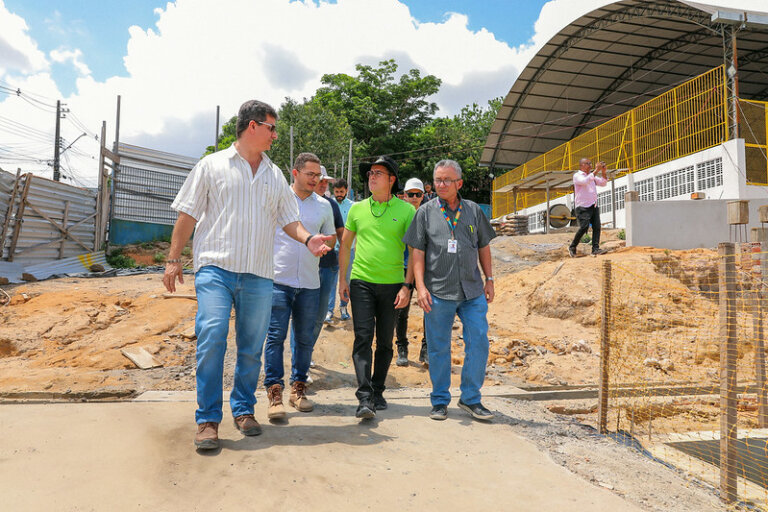 Prefeito de Manaus, David Almeida, Fiscaliza Obras de Novo Centro Municipal de Educação Especial e Creches na Zona Norte