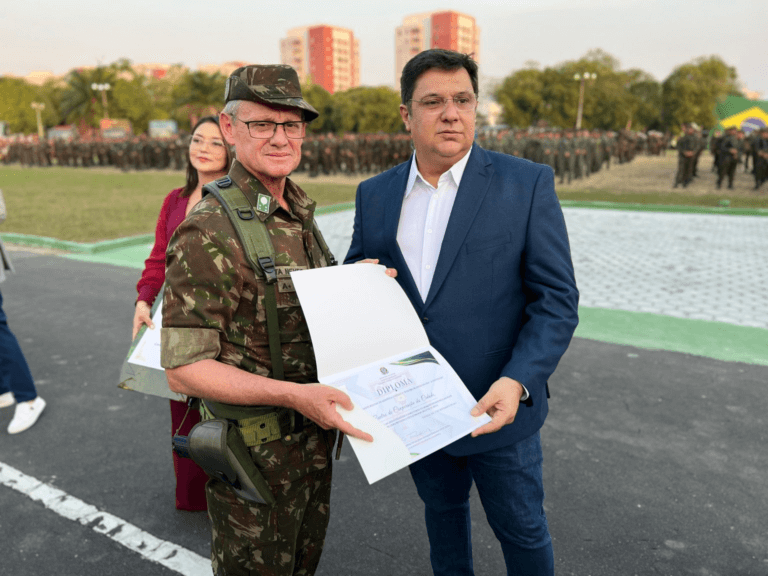 Centro de Cooperação da Cidade de Manaus Recebe Homenagem do Comando Militar da Amazônia