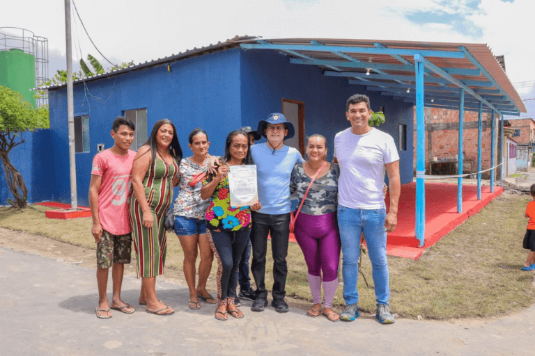 Prefeito de Manaus, David Almeida, Transforma Realidade com Entrega de Seis Novas Casas no Programa ‘Morar Melhor’ na Zona Leste da Cidade
