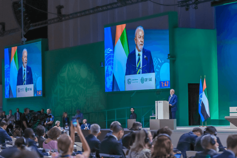 COP 28 Conclui com Acordo Histórico sobre Transição Global de Energia