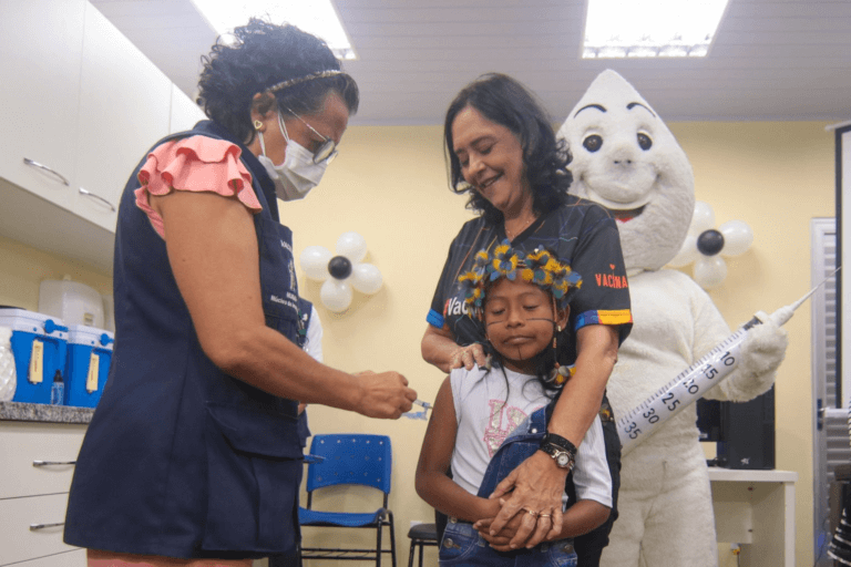 Vacinação Contra Dengue é Iniciada pela Prefeitura de Manaus