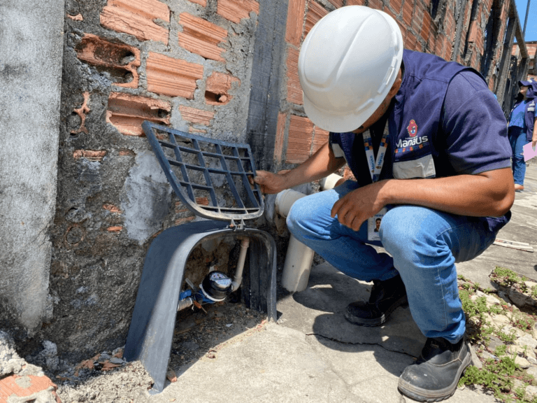 Consumidores em Manaus Recebem Orientações da Ageman para Reduzir Desperdício de Água e Evitar Aumento na Fatura