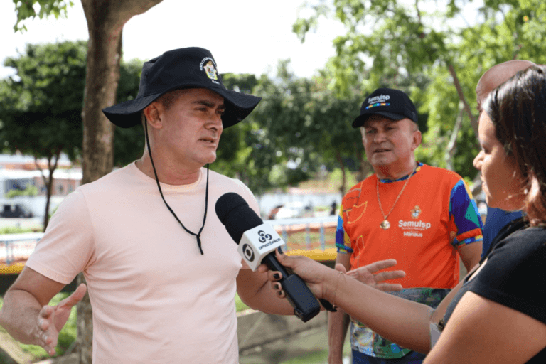 Prefeito Fiscaliza Operações de Ecobarreira Instalada no Igarapé dos Franceses