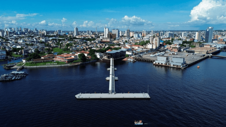 Prefeitura de Manaus Inaugura Píer Turístico Conectado ao Mirante Lúcia Almeida