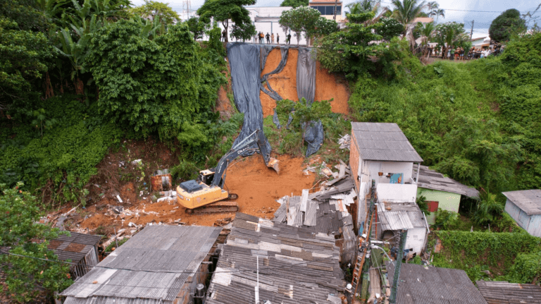 Prefeito de Manaus decreta luto de dois (02) dias após tragédia no bairro Redenção