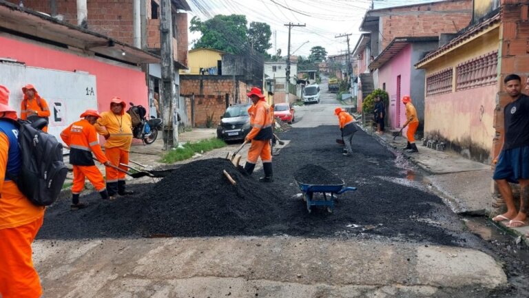 Prefeitura de Manaus intensifica manutenção asfáltica no Zumbi dos Palmares e melhora mobilidade