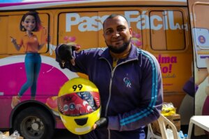 Ação educativa da Prefeitura de Manaus aborda mais de 200 motociclistas durante o Maio Amarelo