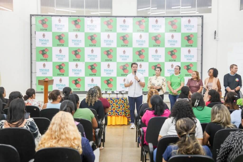 Prefeitura de Manaus amplia atendimento inclusivo com integração de 155 apoios escolares