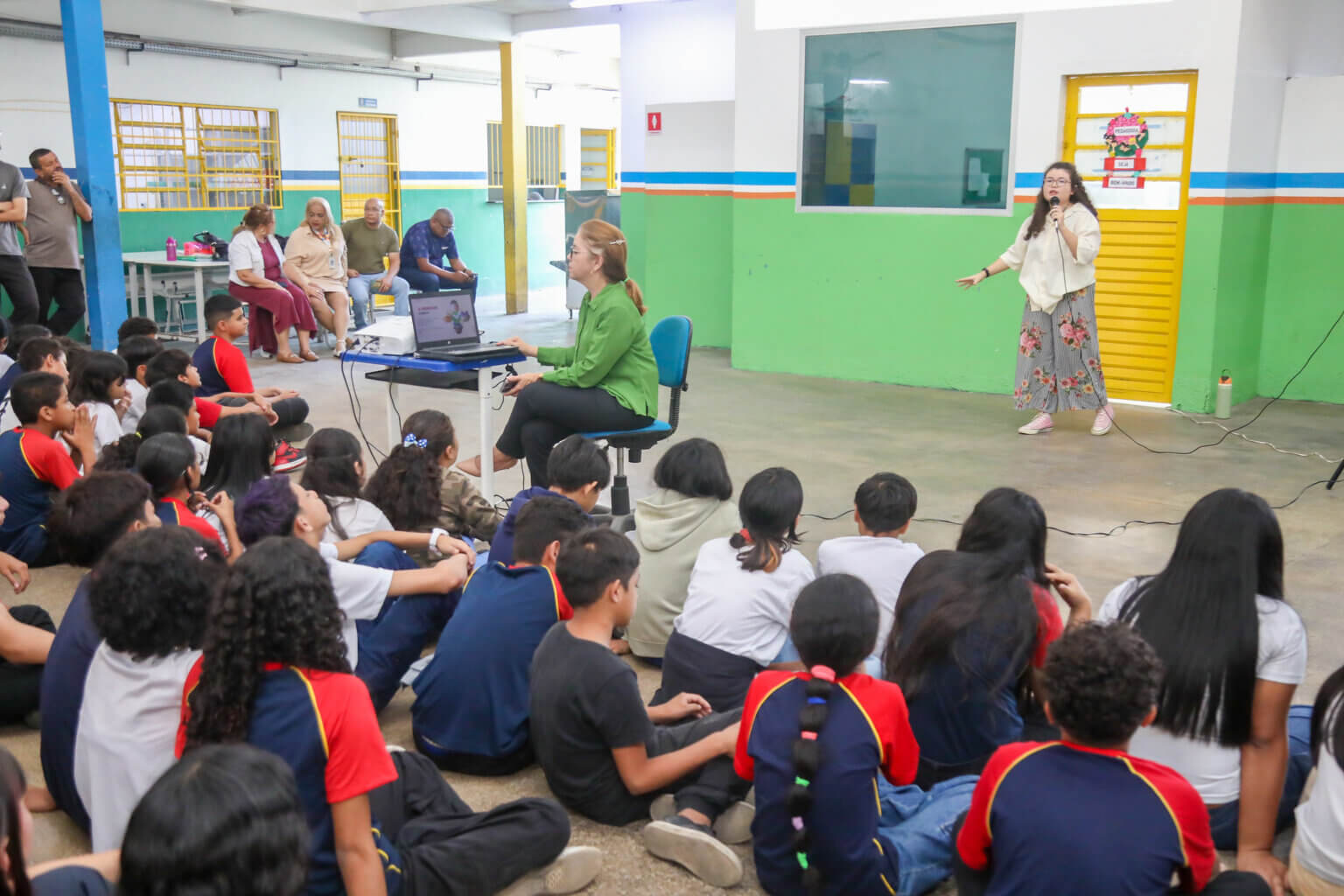 Prefeitura de Manaus promove palestra sobre combate às fake news para mais de 800 estudantes da rede municipal