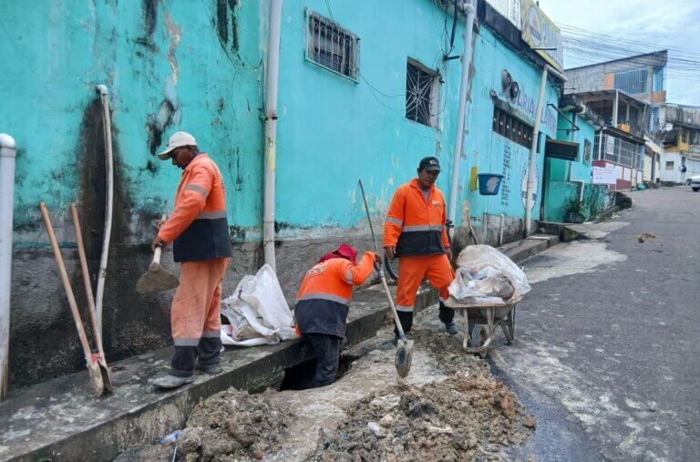 Prefeitura de Manaus recupera cratera no Zumbi dos Palmares e reforça segurança da população com manutenção da drenagem profunda