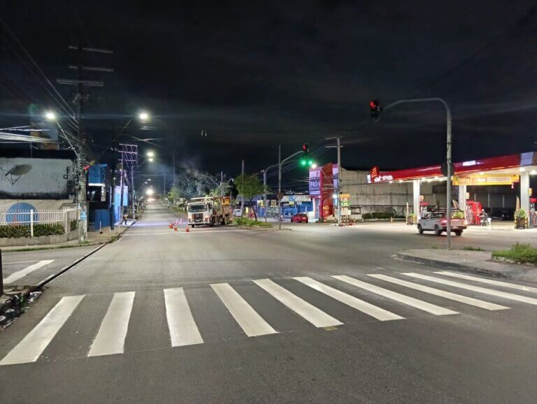 Prefeitura de Manaus revitaliza mais de 500 faixas de pedestres e amplia segurança viária em 57 bairros