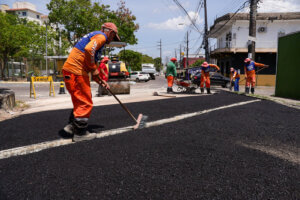 Prefeitura de Manaus intensifica serviço de recuperação viária com 43 frentes simultâneas de tapa-buracos
