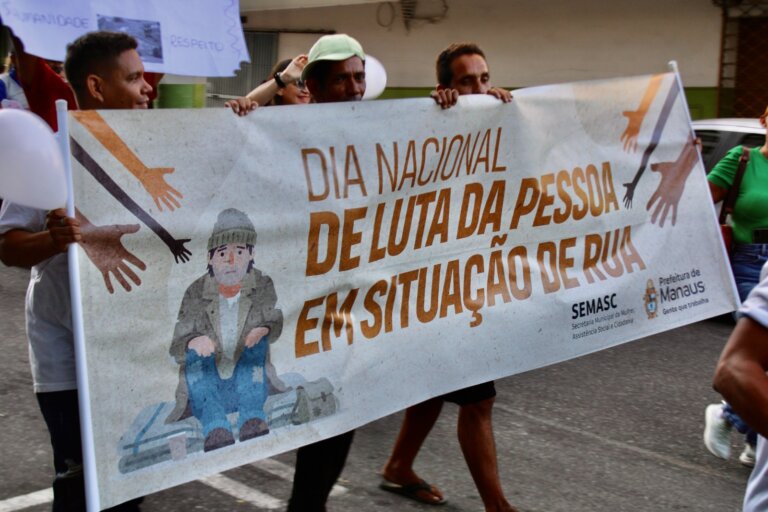 Prefeitura de Manaus promove caminhada e ação em alusão ao Dia Nacional de Luta da População em Situação de Rua